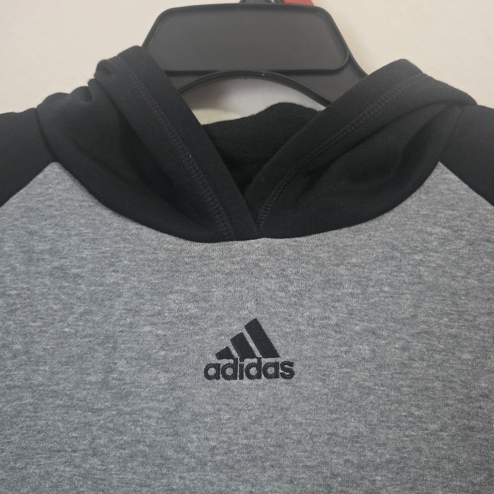 Adidas Gray and Black Sweatshirt with Raglan Sleeves - Picture 4 of 9